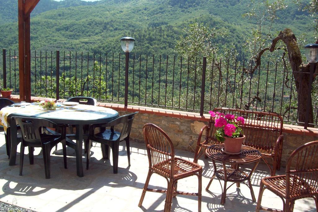 Villa Il Nido Delle Rondini Testico Exterior foto
